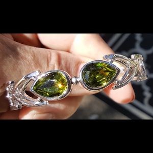 Bracelet earrings and pendant